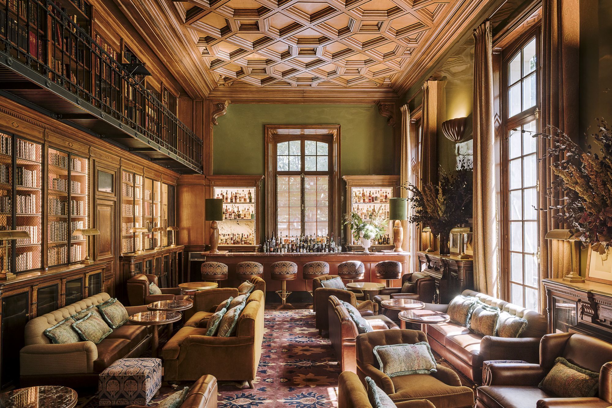 Saint James Club - Library Bar